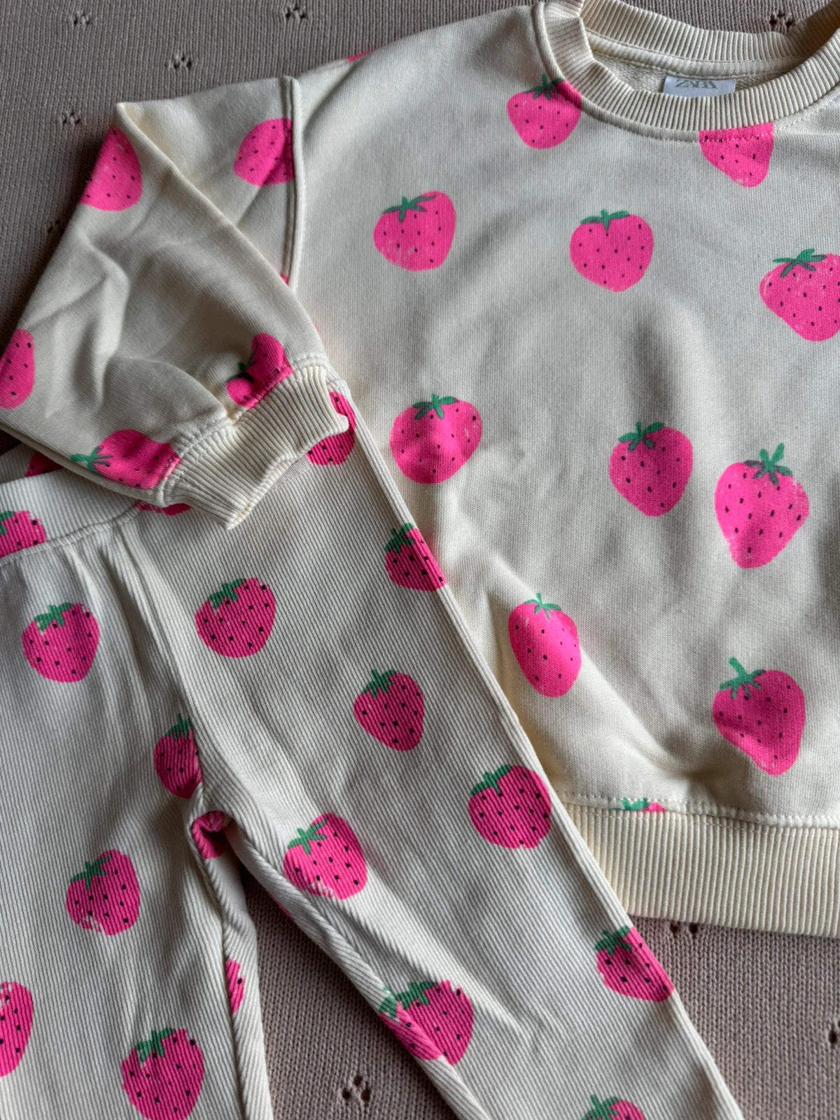 Zara - prachtige aardbeien set 🍓