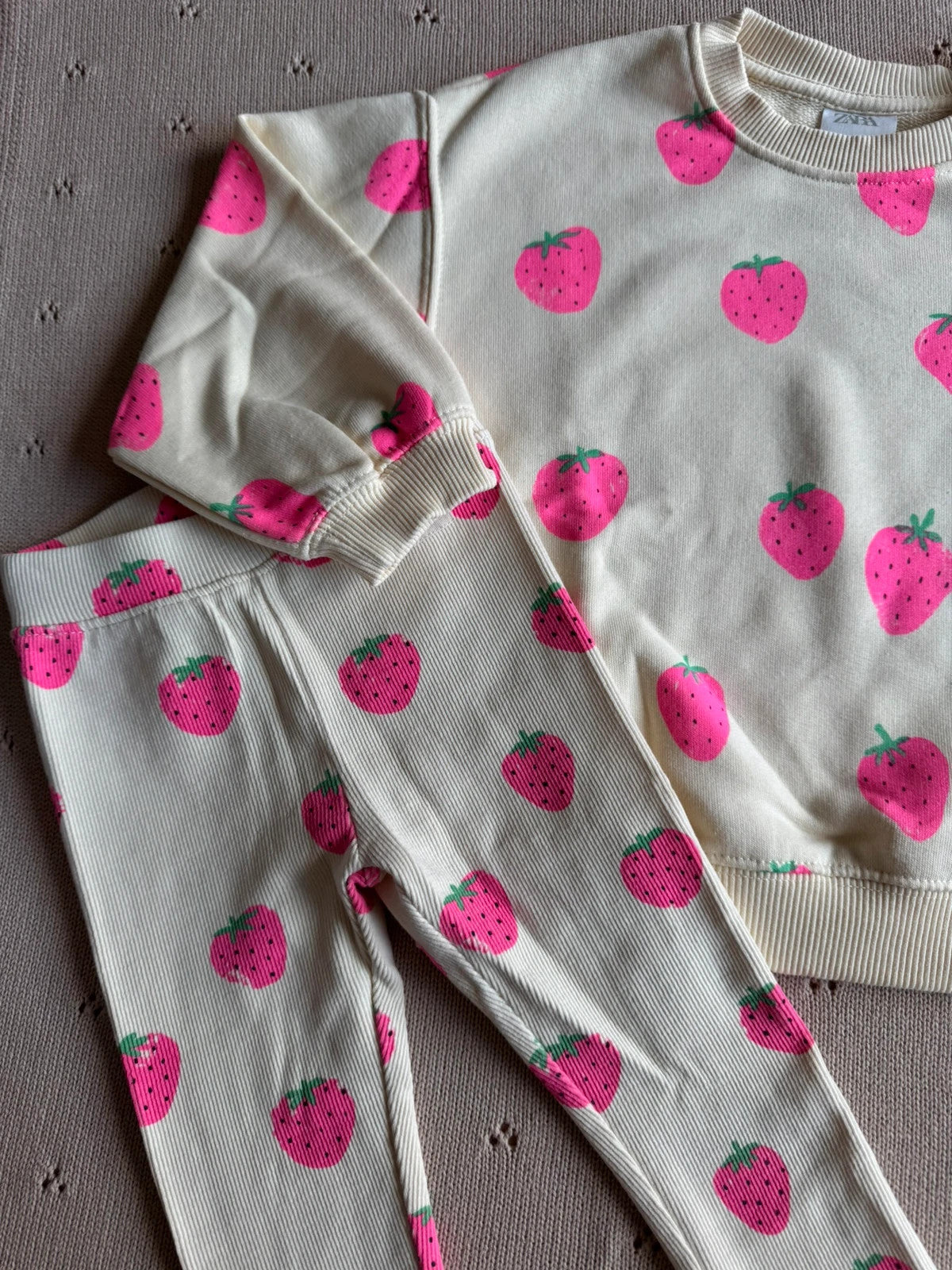 Zara - prachtige aardbeien set 🍓